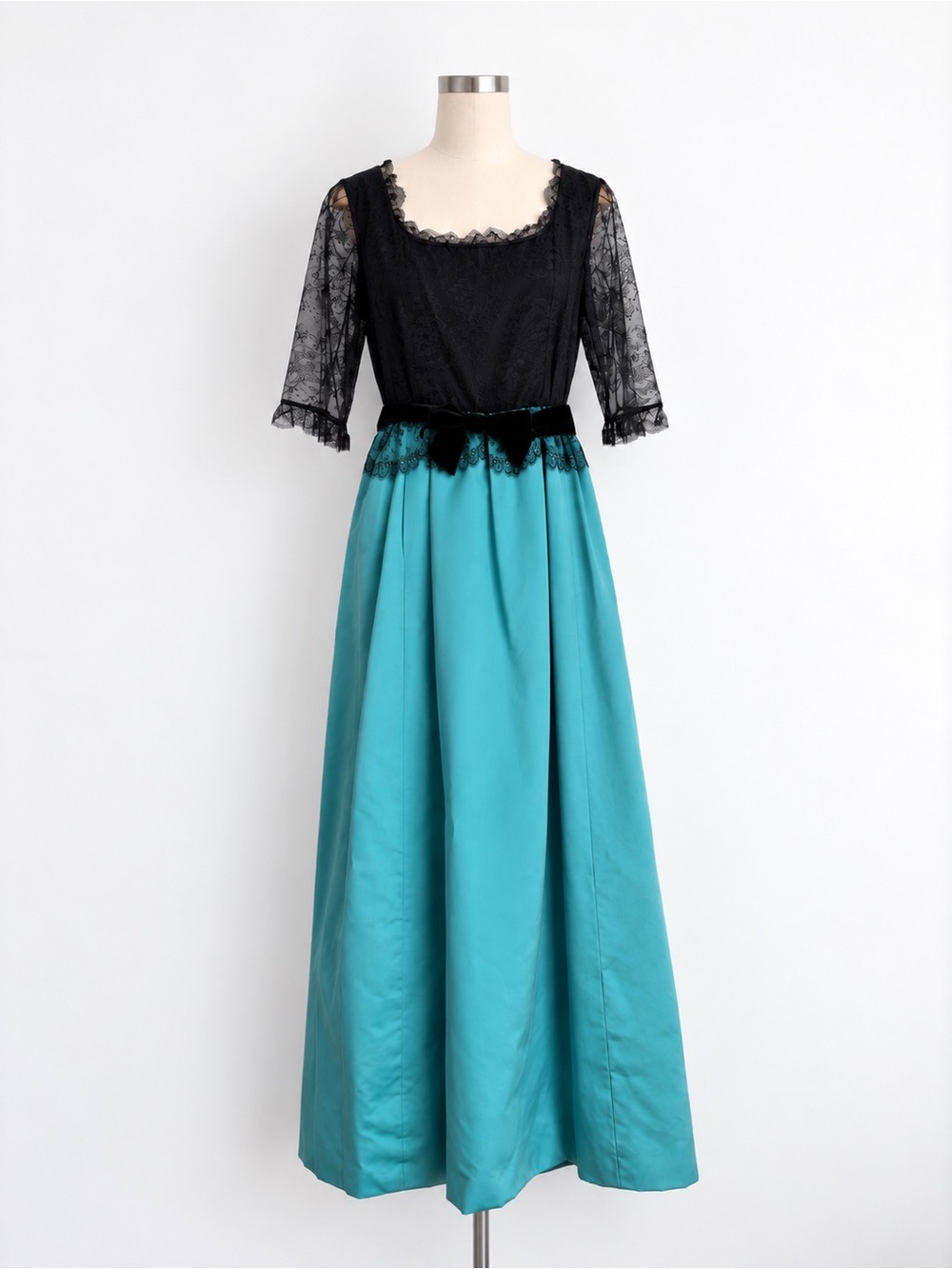Vintage 1960s Holt Renfrew Made in England Lace Satin Evening Gown Old Hollywood